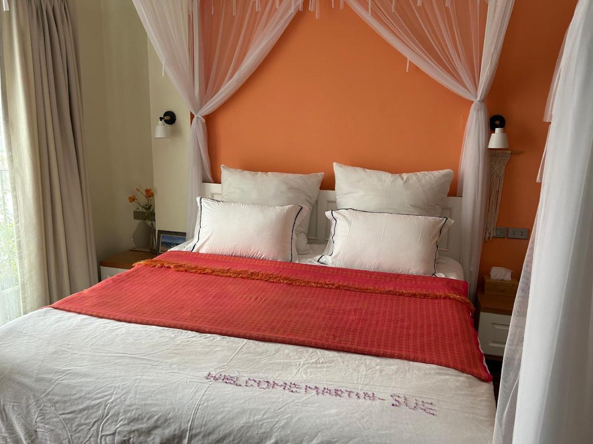 Chez Madame Binh Bed & Breakfast Ханой Екстериор снимка